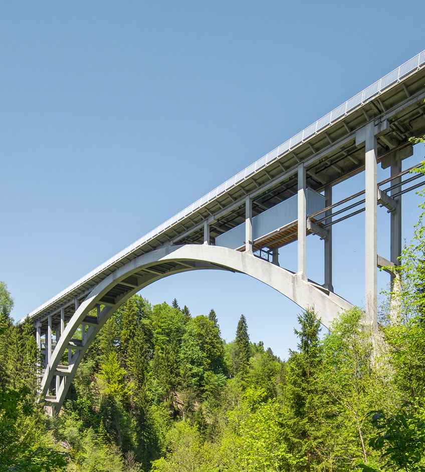 Nachrechnung, Baustatische Prüfung und Bauwerksuntersuchung an der Echelsbacherbrücke (Fotograf: Sebastian Jahn / BSE-AIRpix.de)