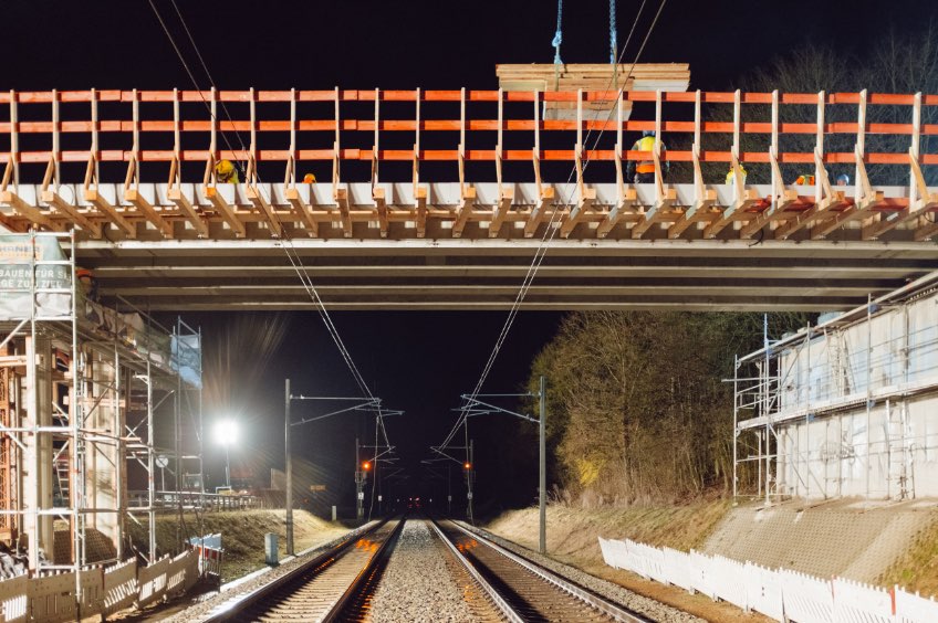 fhzmi-brucke01919@2x